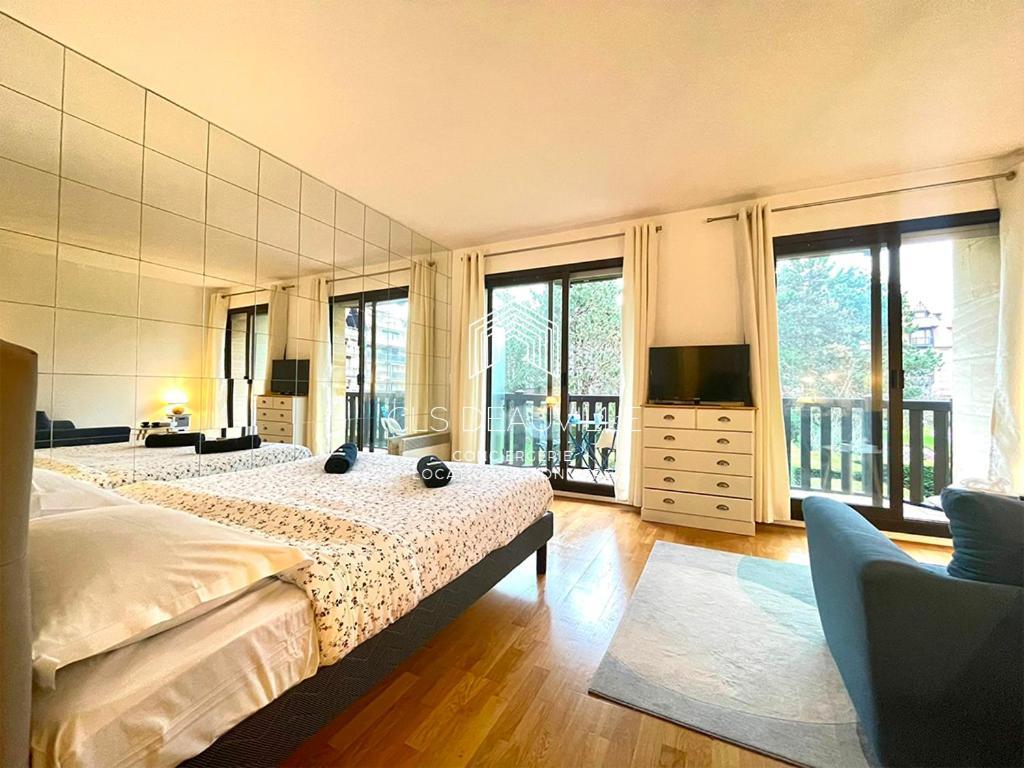 Studio 1 Gainsbourg C.L.S Deauville Exteriör bild