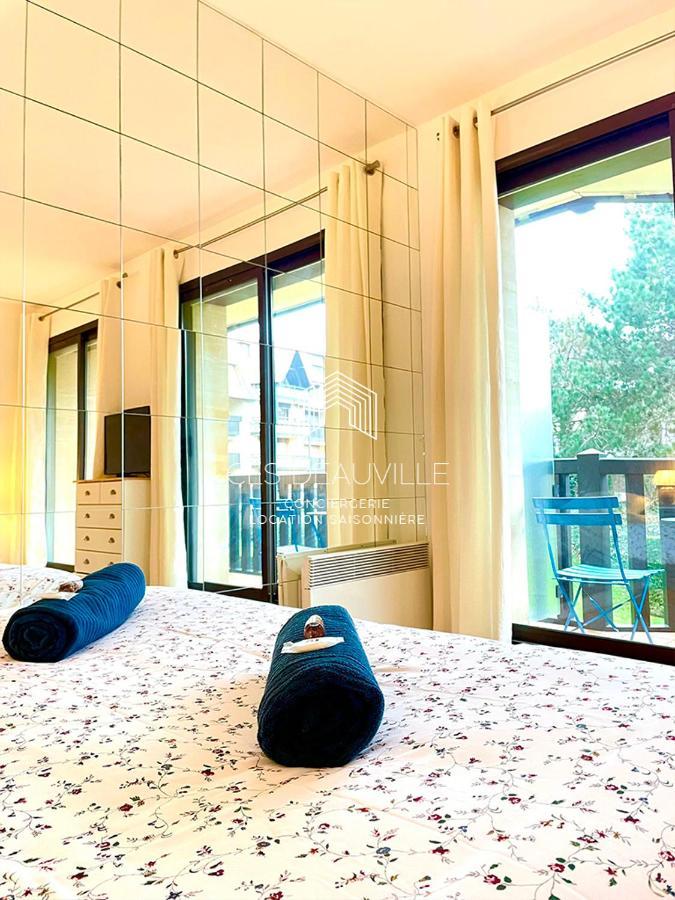 Studio 1 Gainsbourg C.L.S Deauville Exteriör bild
