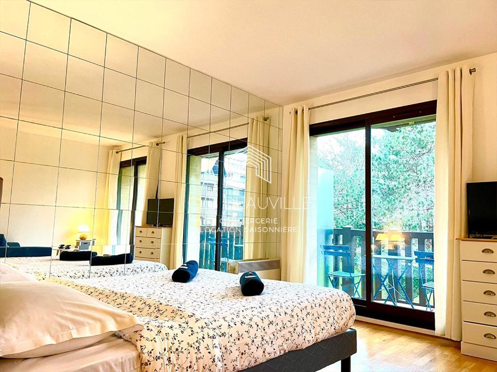 Studio 1 Gainsbourg C.L.S Deauville Exteriör bild